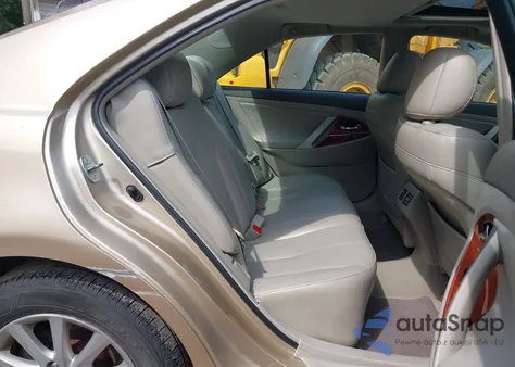 2011 Toyota Camry Xle z USA, uszkodzony, nr VIN 4T1BF3EK2BU707773